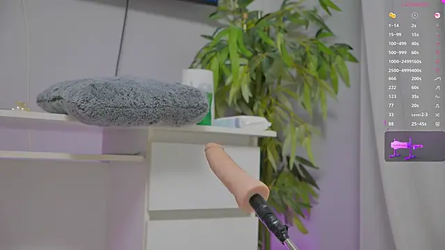 luckyalice  online show from 05/26/26, 07:10