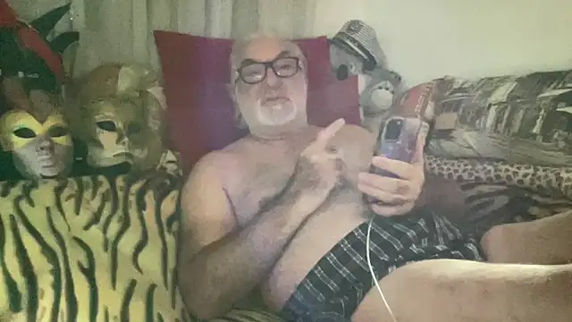 Snapshot of EroticVenetian chatting on 09/29/25, 05:23 EroticVenetian online show from 09/29/25, 05:23