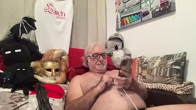 Snapshot of EroticVenetian chatting on 10/06/25, 12:02 EroticVenetian online show from 10/06/25, 12:02