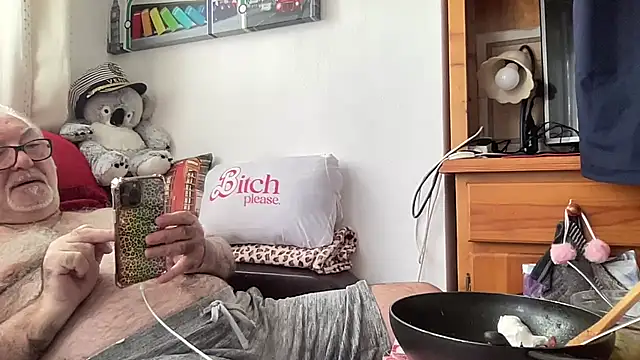 Snapshot of EroticVenetian chatting on 10/07/25, 01:30 EroticVenetian online show from 10/07/25, 01:30