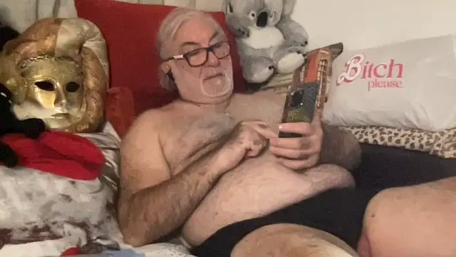 Snapshot of EroticVenetian chatting on 10/08/25, 07:33 EroticVenetian online show from 10/08/25, 07:33