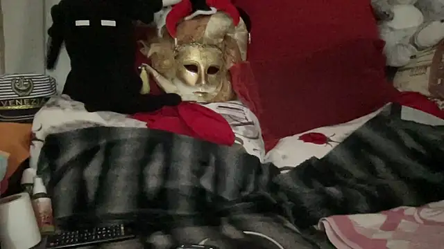 Snapshot of EroticVenetian chatting on 10/30/25, 06:41 EroticVenetian online show from 10/30/25, 06:41