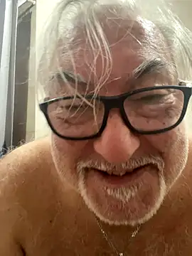 Snapshot of EroticVenetian chatting on 11/07/25, 07:30 EroticVenetian online show from 11/07/25, 07:30