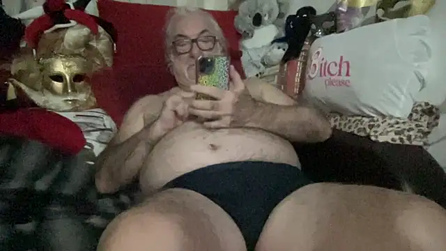 Snapshot of EroticVenetian chatting on 11/07/25, 10:43 EroticVenetian online show from 11/07/25, 10:43