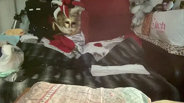 Snapshot of EroticVenetian chatting on 11/18/25, 06:56 EroticVenetian online show from 11/18/25, 06:56