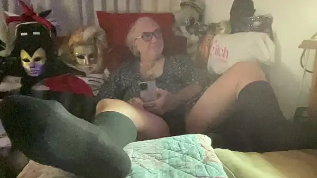 Snapshot of EroticVenetian chatting on 12/03/25, 07:38 EroticVenetian online show from 12/03/25, 07:38