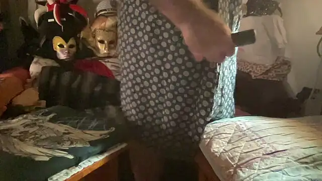 Snapshot of EroticVenetian chatting on 12/14/25, 06:08 EroticVenetian online show from 12/14/25, 06:08