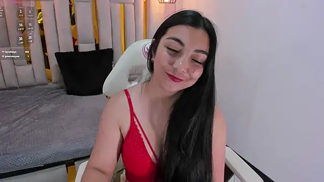 Karla hernandez  online show from 01/04/25, 05:16