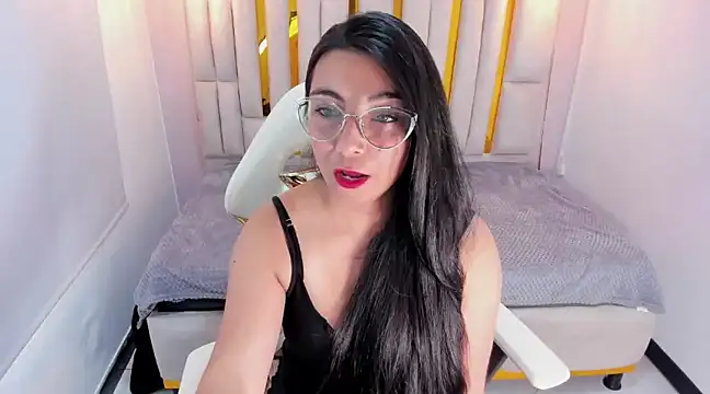 Karla hernandez  online show from 03/07/25, 02:12