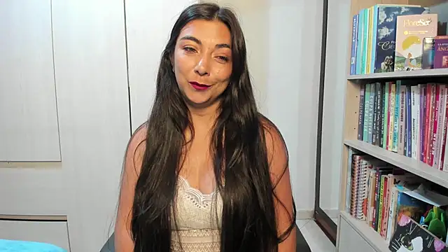 Karla hernandez  online show from 08/03/26, 10:32