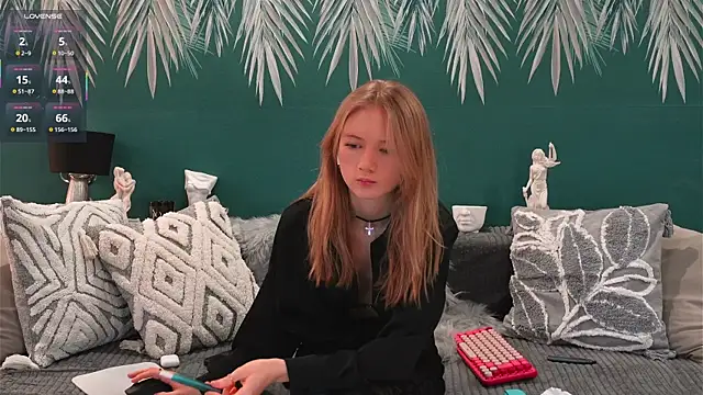 Alexandra Demore online show from 03/01/25, 08:42