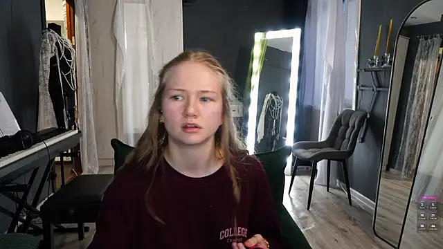 Alexandra Demore online show from 07/25/26, 07:11