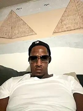 Snapshot of ThatDickSexy2 chatting on 10/04/25, 12:41 ThatDickSexy2 online show from 10/04/25, 12:41