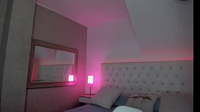 Snapshot of keyla__ross chatting on 12/16/24, 07:43 keyla ross online show from 12/16/24, 07:43