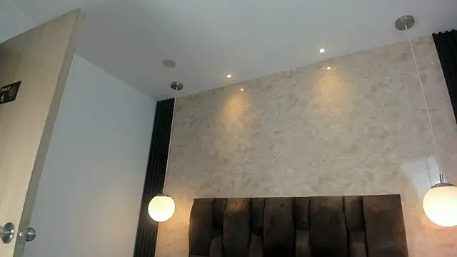 Snapshot of keyla__ross chatting on 01/17/25, 08:11 keyla ross online show from 01/17/25, 08:11