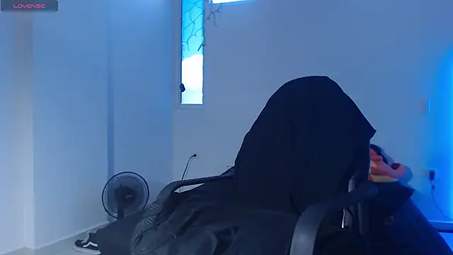 Snapshot of paulo_allen chatting on 10/24/25, 02:02 paulo allen online show from 10/24/25, 02:02