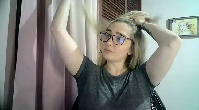 Snapshot of katy_pp chatting on 01/08/25, 05:05 katy pp online show from 01/08/25, 05:05