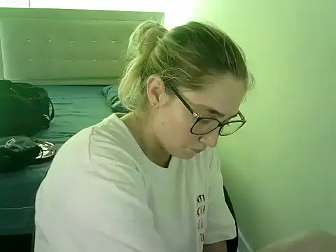 Snapshot of katy_pp chatting on 10/04/25, 04:49 katy pp online show from 10/04/25, 04:49