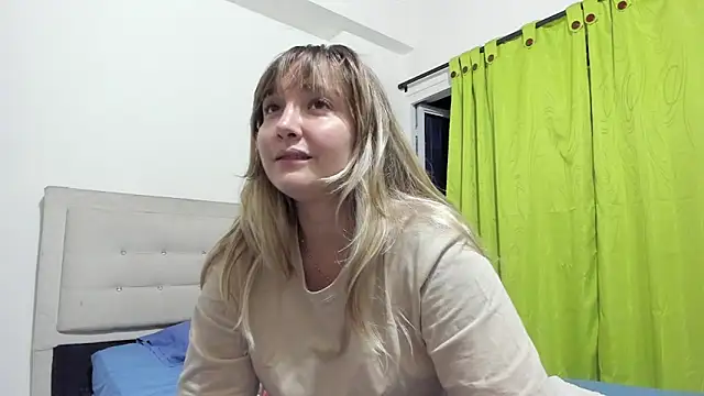 Snapshot of katy_pp chatting on 11/18/25, 11:37 katy pp online show from 11/18/25, 11:37