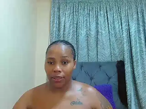 curvycloe1 online show from 02/03/25, 08:13
