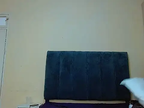 curvycloe1 online show from 10/10/25, 06:34