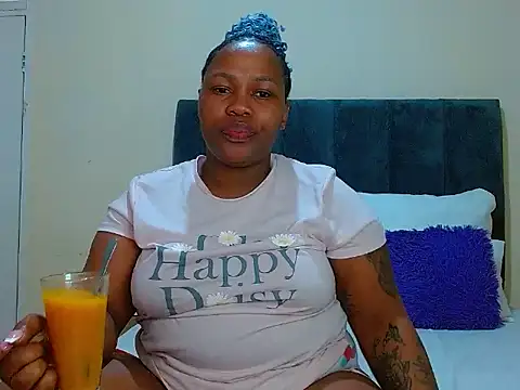 curvycloe1 online show from 11/02/25, 04:37