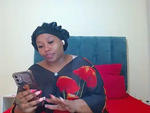 curvycloe1 online show from 06/02/26, 07:21