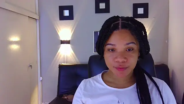 ashley Tompson1 online show from 12/10/24, 12:38