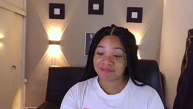 ashley Tompson1 online show from 12/12/24, 12:12