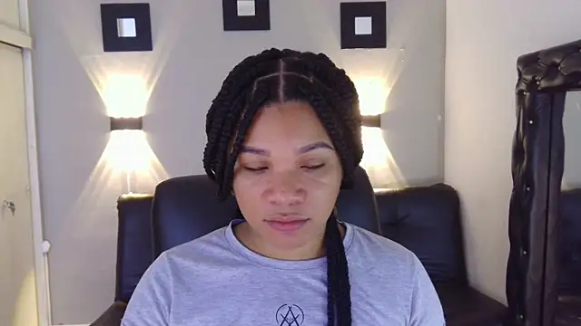 ashley Tompson1 online show from 12/18/24, 12:40