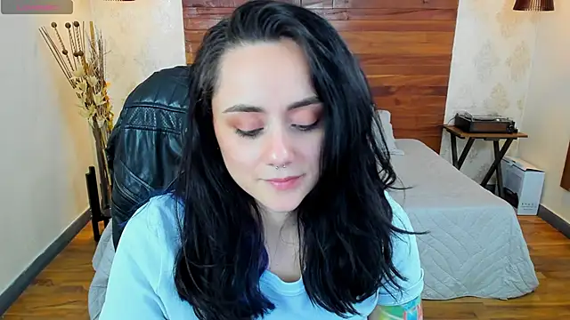 KatherineBond online show from 12/28/24, 12:04