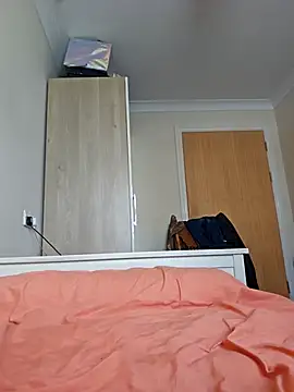 Snapshot of meateater1 chatting on 11/16/25, 11:05 meateater1 online show from 11/16/25, 11:05