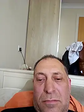 Snapshot of meateater1 chatting on 11/19/25, 10:26 meateater1 online show from 11/19/25, 10:26