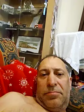 Snapshot of meateater1 chatting on 11/21/25, 03:49 meateater1 online show from 11/21/25, 03:49