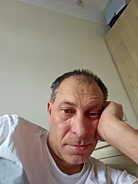 Snapshot of meateater1 chatting on 11/23/25, 12:49 meateater1 online show from 11/23/25, 12:49