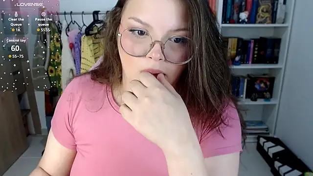 Snapshot of Gabiwaifu chatting on 09/24/25, 02:37 Gabiwaifu online show from 09/24/25, 02:37