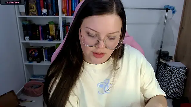 Snapshot of Gabiwaifu chatting on 10/23/25, 11:46 Gabiwaifu online show from 10/23/25, 11:46