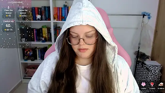 Snapshot of Gabiwaifu chatting on 10/24/25, 11:34 Gabiwaifu online show from 10/24/25, 11:34