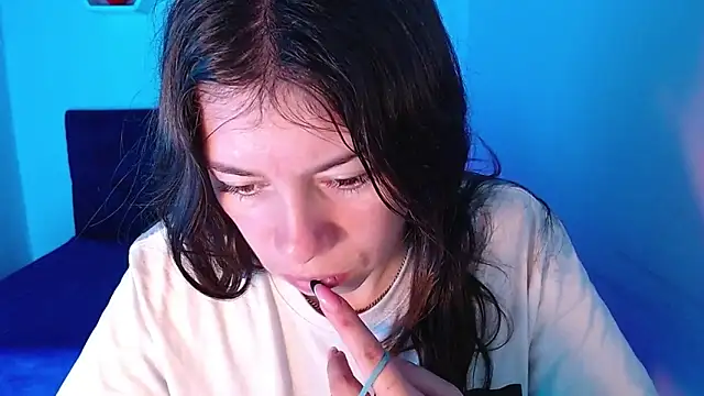 Snapshot of AnnaliOlsenX chatting on 01/03/25, 02:08 AnnaliOlsenX online show from 01/03/25, 02:08