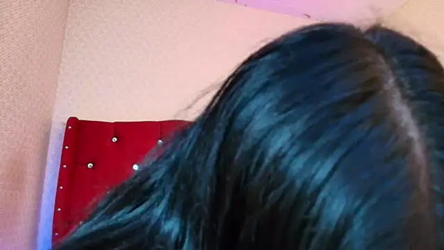 AnnaliOlsenX online show from 05/06/26, 05:51