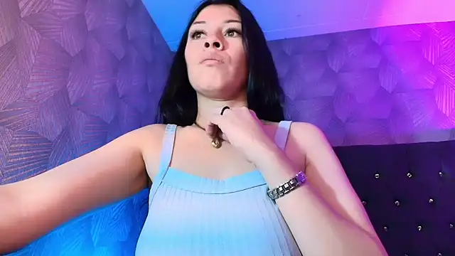 AnnaliOlsenX online show from 06/19/26, 06:56