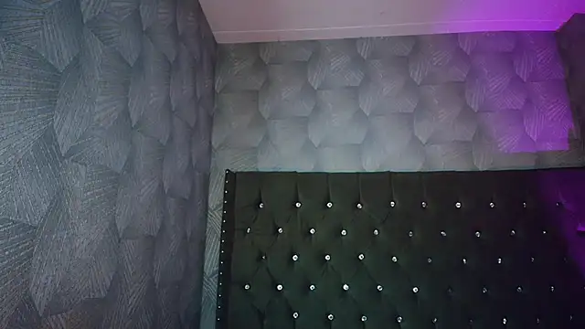 AnnaliOlsenX online show from 07/18/26, 07:39