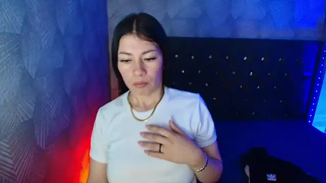 AnnaliOlsenX online show from 07/25/26, 12:03