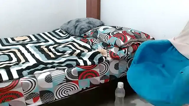 deividcloud36 online show from 10/19/25, 01:56