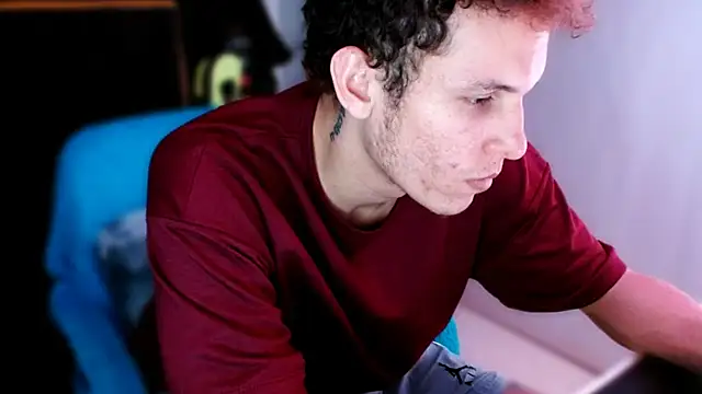 Snapshot of deividcloud36 chatting on 11/09/25, 04:44 deividcloud36 online show from 11/09/25, 04:44