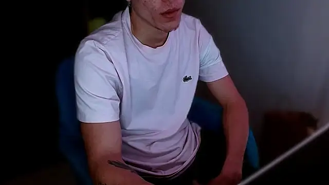 Snapshot of deividcloud36 chatting on 11/12/25, 09:58 deividcloud36 online show from 11/12/25, 09:58