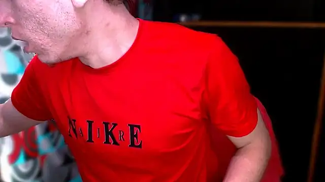 Snapshot of deividcloud36 chatting on 11/23/25, 02:33 deividcloud36 online show from 11/23/25, 02:33