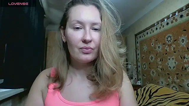 AnnaXLovers online show from 10/27/25, 10:19