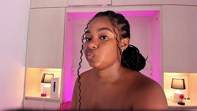 tamaraa smiith online show from 01/18/25, 02:44