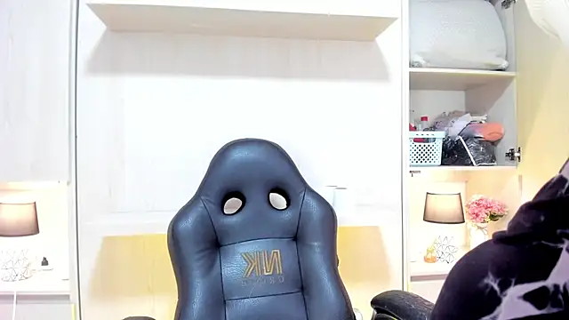 Snapshot of tamaraa_smiith chatting on 10/28/25, 07:49 tamaraa smiith online show from 10/28/25, 07:49